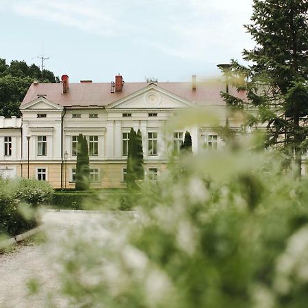 Hôtel Palac Sasino Odnova Extérieur photo