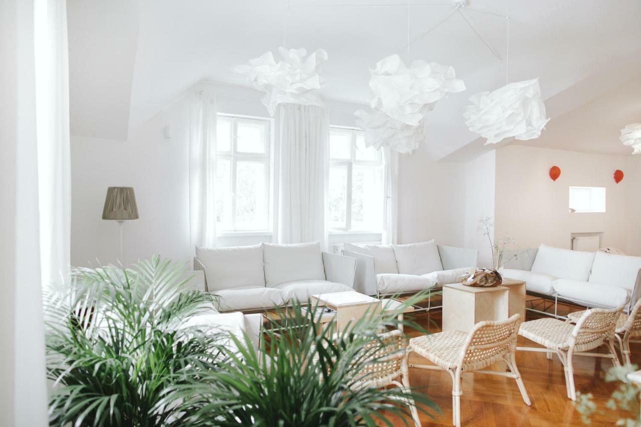 Hôtel Palac Sasino Odnova Extérieur photo