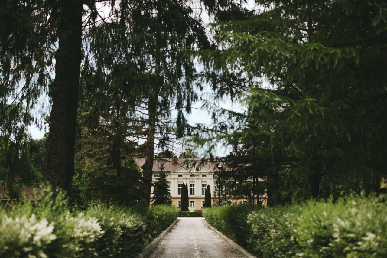 Hôtel Palac Sasino Odnova Extérieur photo