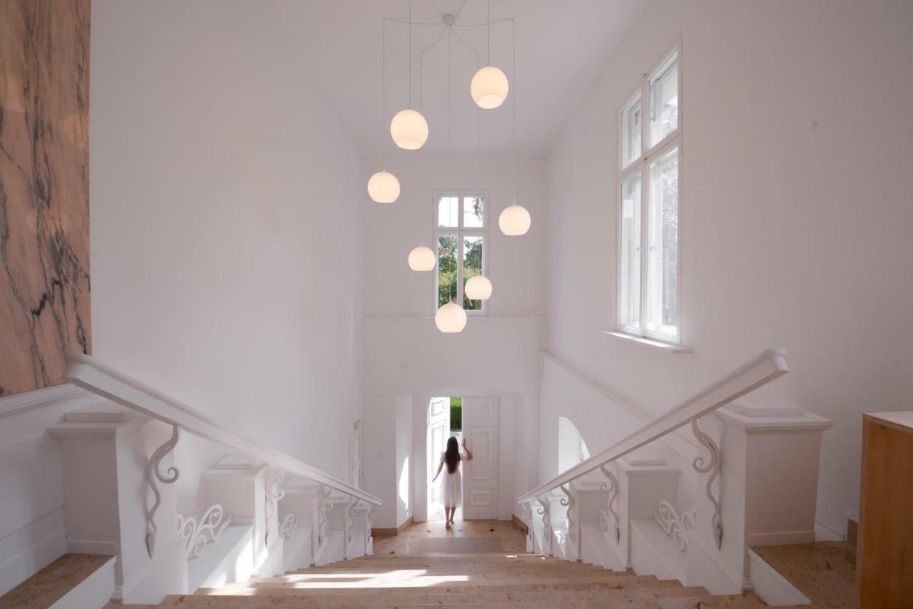 Hôtel Palac Sasino Odnova Extérieur photo
