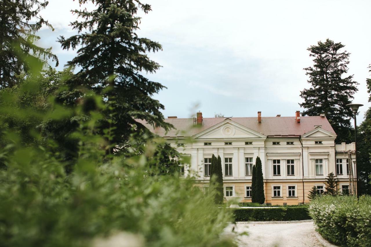 Hôtel Palac Sasino Odnova Extérieur photo