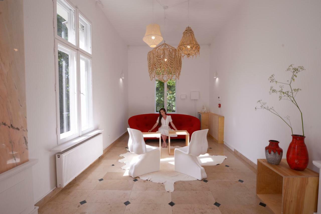 Hôtel Palac Sasino Odnova Extérieur photo