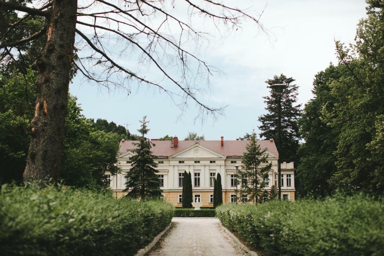 Hôtel Palac Sasino Odnova Extérieur photo